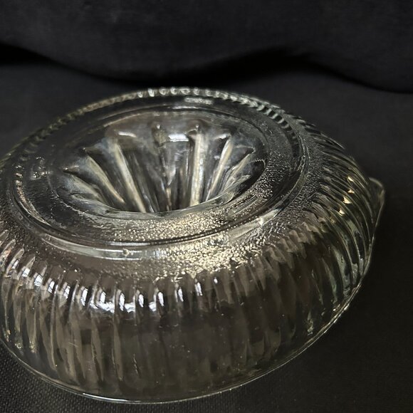 Vintage Ribbed Clear Glass Fruit Juicer with Handle and Pouring Spout - Picture 8 of 11